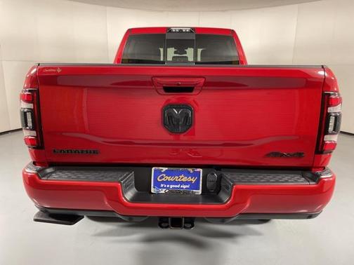 2020 RAM 2500 Laramie Crew Cab 4X4 6'4' Box