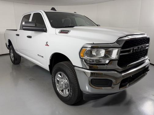 2021 RAM 3500 Tradesman Crew Cab 4x4 6'4' Box