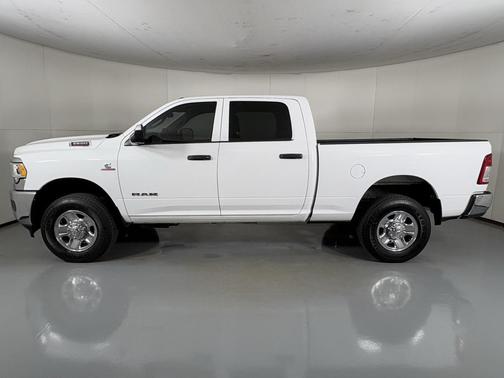 2021 RAM 3500 Tradesman Crew Cab 4x4 6'4' Box