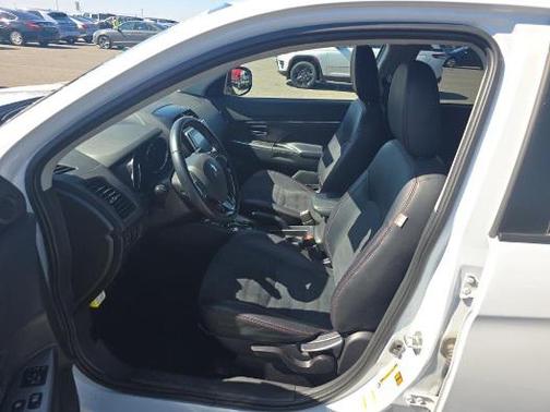 2024 Mitsubishi Outlander Sport SE