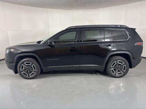 Diamond Black Crystal Pearlcoat 2026 Jeep Cherokee Limited