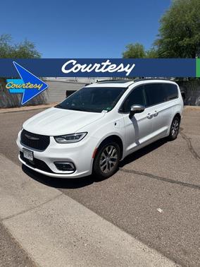 2025 Chrysler Pacifica L
