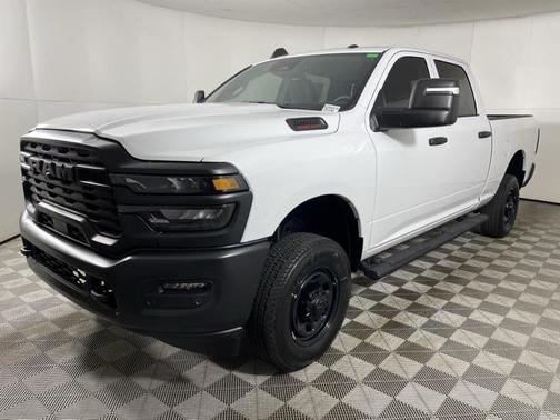 2025 RAM 2500 Tradesman Crew Cab 4x4 6'4' Box