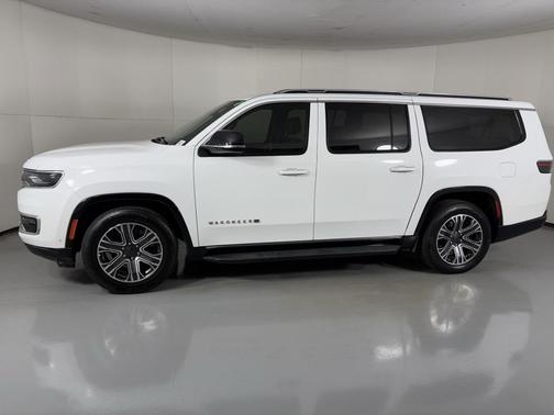 2023 Jeep Wagoneer L Series II 4x2