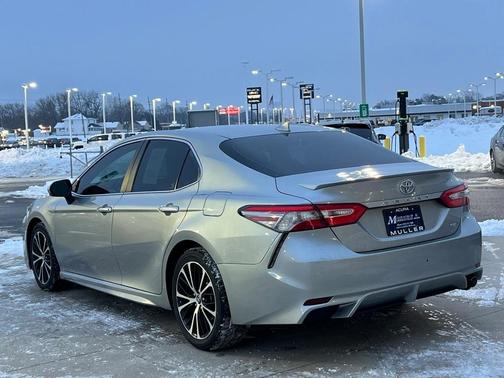 2019 Toyota Camry SE