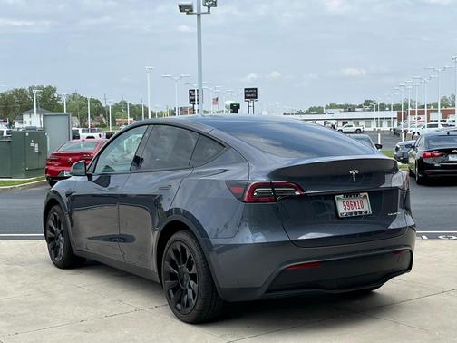2023 Tesla Model Y Long Range