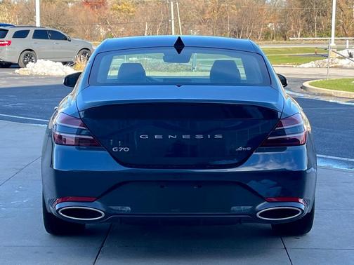 2025 Genesis G70 2.5T