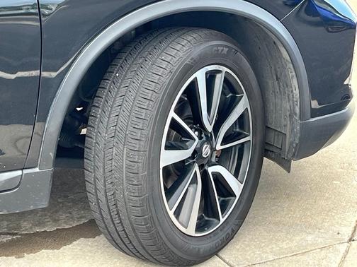 Magnetic Black 2017 Nissan Rogue SL