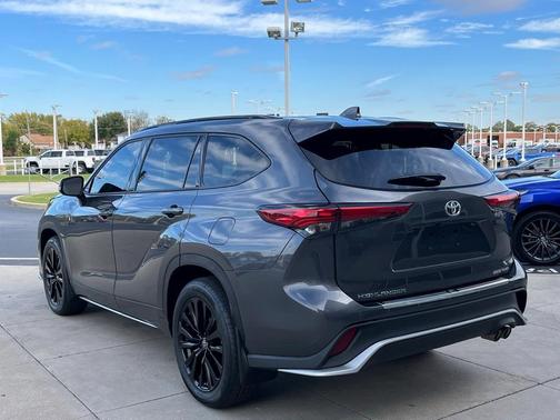2023 Toyota Highlander XSE