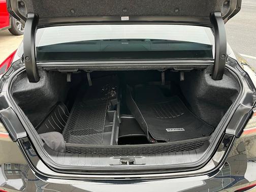 2023 Nissan Maxima SR