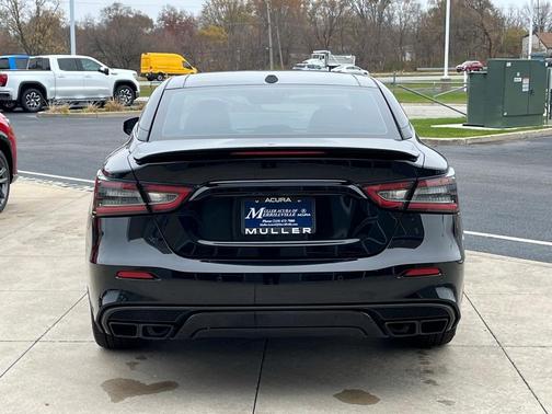 2023 Nissan Maxima SR