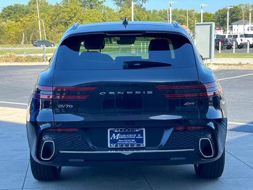 2023 Genesis GV70 2.5T