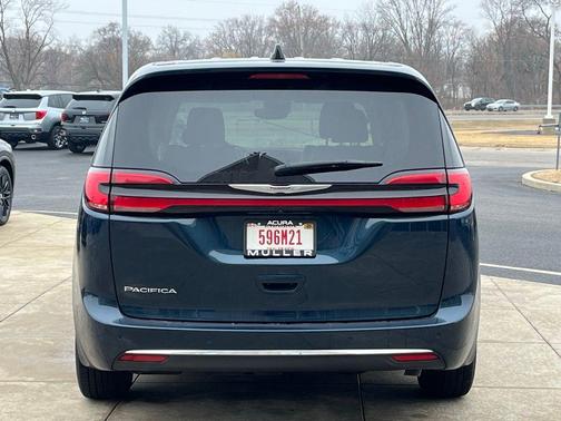 2023 Chrysler Pacifica Touring-L