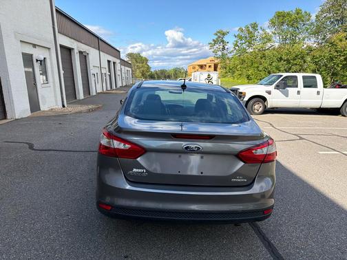 GRAY 2014 Ford Focus SE