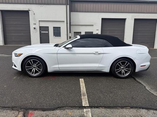 2017 Ford Mustang EcoBoost Premium