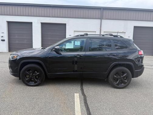 Black 2019 Jeep Cherokee Latitude Plus