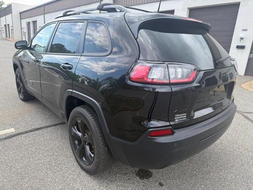 Black 2019 Jeep Cherokee Latitude Plus
