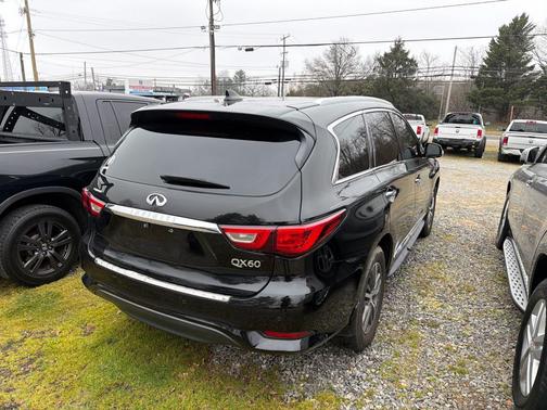 2017 INFINITI QX60 Base