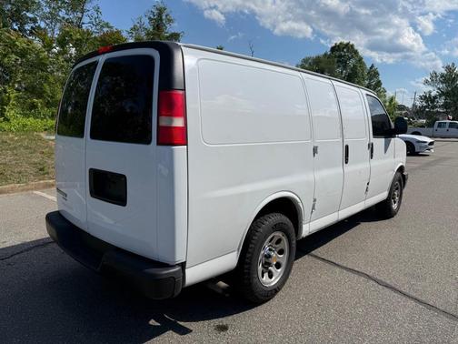 WHITE 2012 Chevrolet Express 2500 Work Van