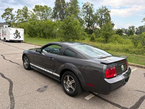 GRAY 2008 Ford Mustang Base