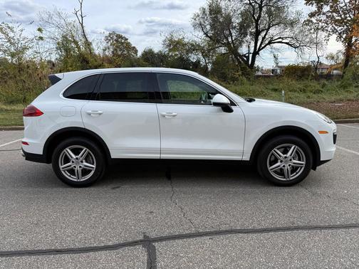 2017 Porsche Cayenne Cayenne