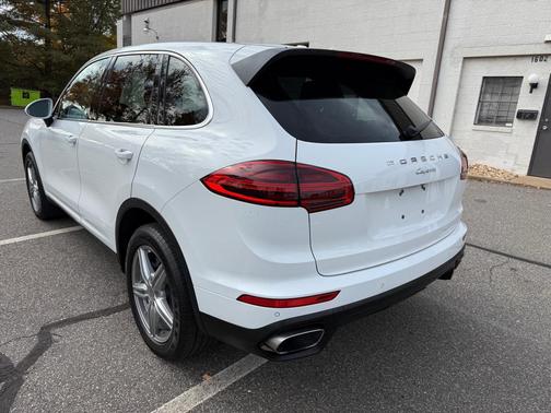 2017 Porsche Cayenne Cayenne