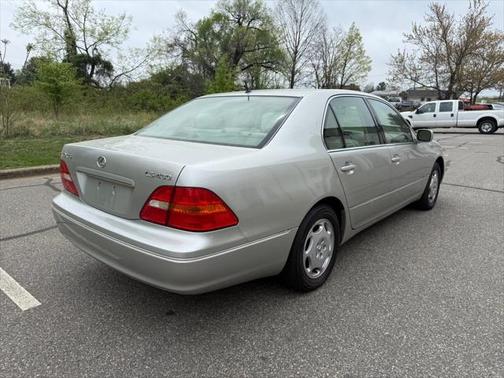 2001 Lexus LS 430 Base