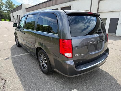 GRAY 2017 Dodge Grand Caravan SXT