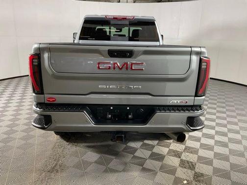 2024 GMC Sierra 2500 AT4