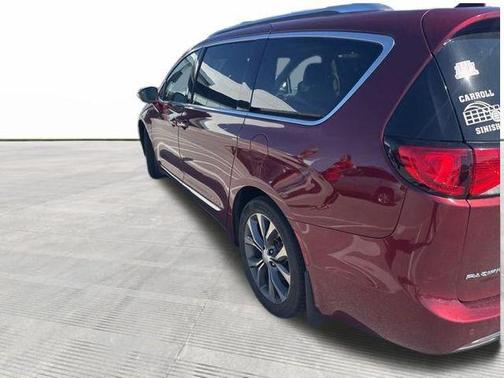 Velvet Red Pearlcoat 2017 Chrysler Pacifica Limited