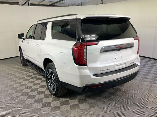2024 GMC Yukon XL 4WD AT4