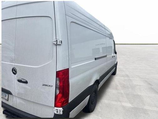 2025 Mercedes-Benz Sprinter 2500 High Roof