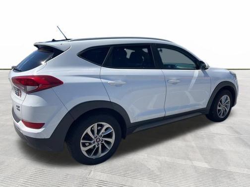 Dazzling White 2016 Hyundai TUCSON Eco