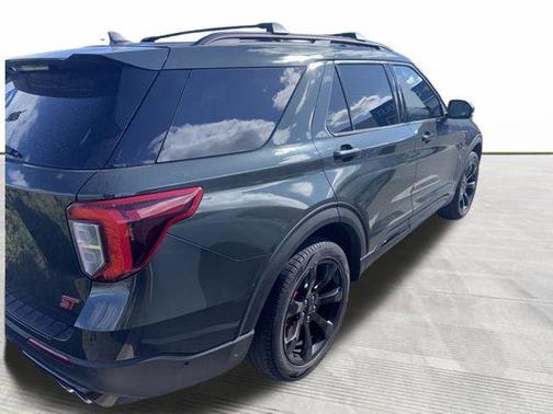 Forged Green Metallic 2022 Ford Explorer ST