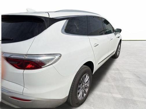 2023 Buick Enclave Essence AWD