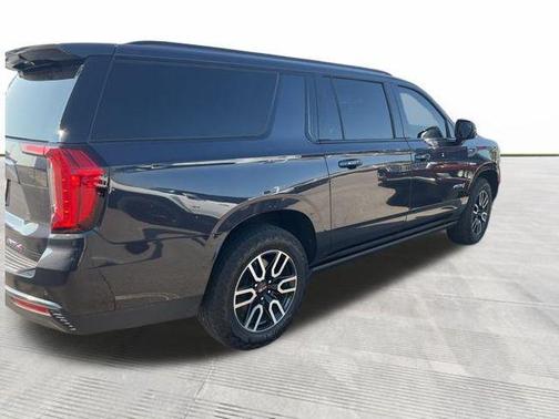 2023 GMC Yukon XL 4WD AT4