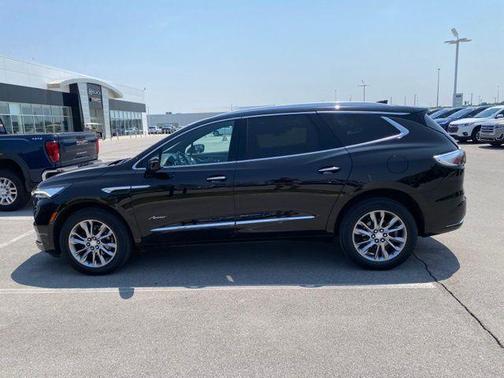 2022 Buick Enclave AWD Avenir