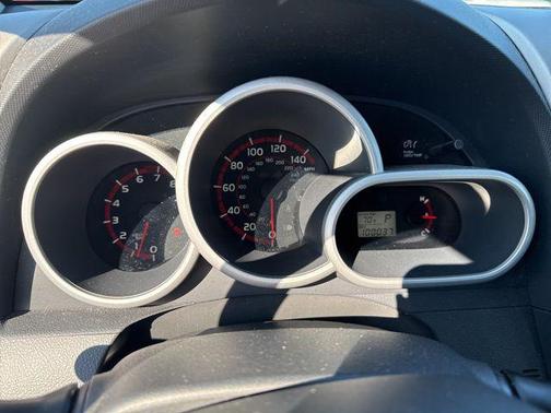 2009 Pontiac Vibe Base