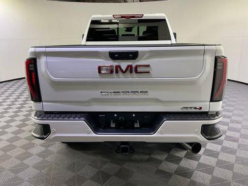 2025 GMC Sierra 2500 AT4
