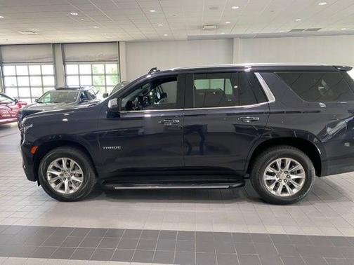 Dark Ash Metallic 2023 Chevrolet Tahoe Premier