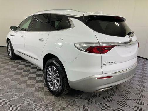 2023 Buick Enclave Essence AWD