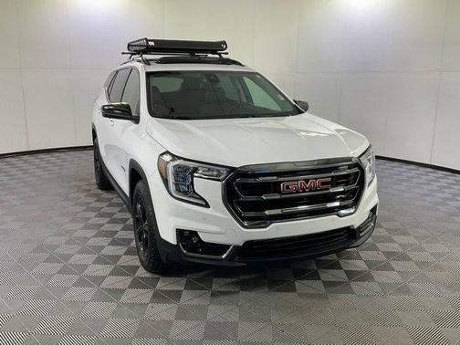 Summit White 2024 GMC Terrain AWD AT4