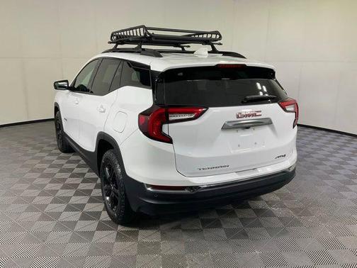 Summit White 2024 GMC Terrain AWD AT4