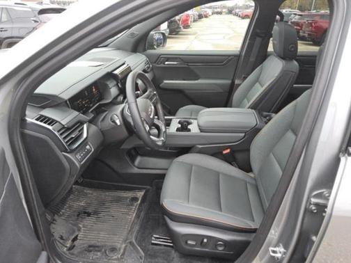 2024 GMC Acadia AWD AT4