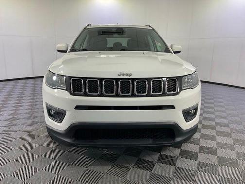 White Clearcoat 2018 Jeep Compass Latitude