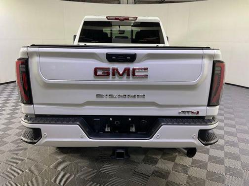 2025 GMC Sierra 3500 AT4
