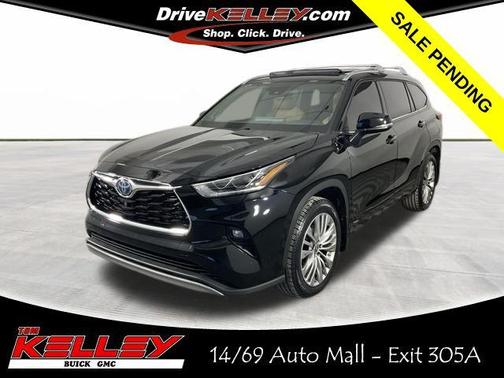 2022 Toyota Highlander Hybrid Platinum