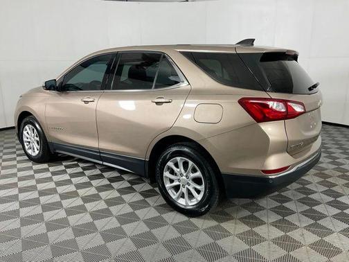 Sandy Ridge Metallic 2018 Chevrolet Equinox LT