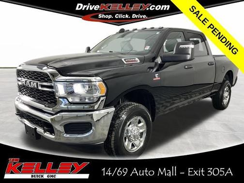 Diamond Black Crystal Pearlcoat 2024 RAM 2500 Tradesman Crew Cab 4x4 6'4' Box