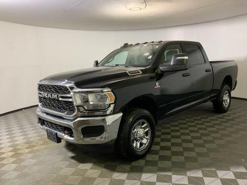 2024 RAM 2500 Tradesman Crew Cab 4x4 6'4' Box